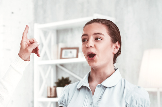 Für alle, die viel im Beruf oder privat mit ihrer Stimme zu tun haben, und diese, sowie deren Ausdrucksmöglichkeiten besser kennenlernen und nutzen möchten. (Schauspieler, Manager, Lehrer…)